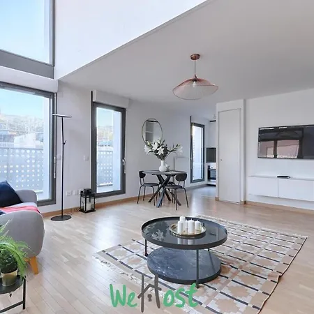 Grand 3 Pieces Moderne Avec Parking A Pantin