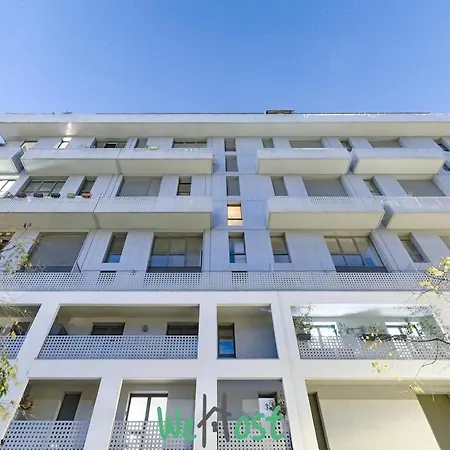 Grand 3 Pieces Moderne Avec Parking A * بونتا